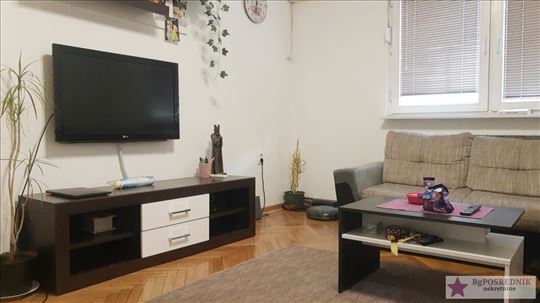 Voždovac, Darvinova pošta, Kumodraška, 49m2