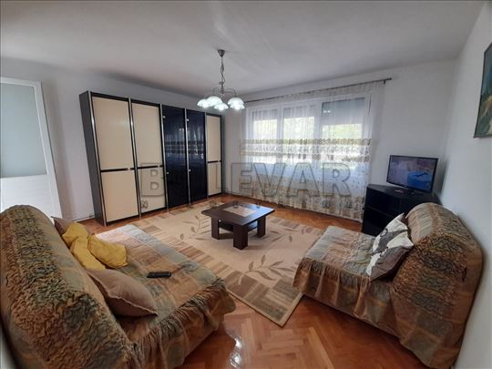 Izdaje se stan u Durlanu, visoko prizemlje, 53m2, 