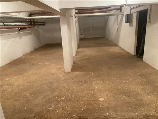 Prodaja magacinskog prostora 76m2 - Kičevska