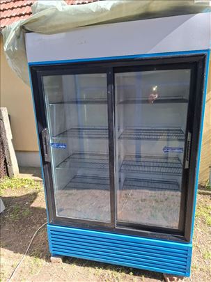Rashladna vitrina 1200l frigorex 135/74/206