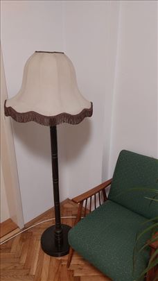 Podna lampa