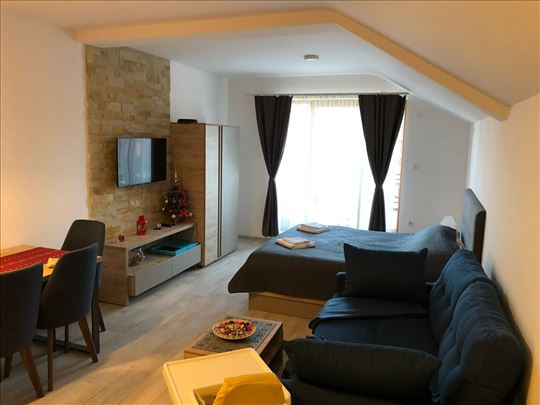 Prostran apartman sa terasom,Milmari Resort
