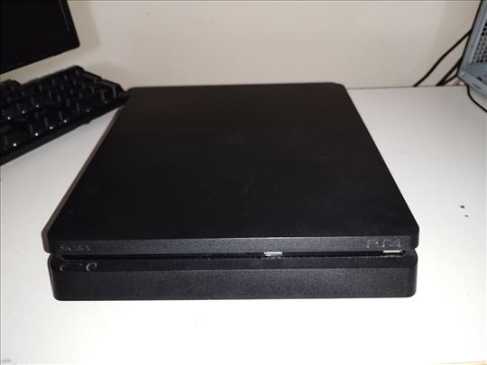 Sony Playstation 4 Slim 1tb + PSN Plus Extra nalog