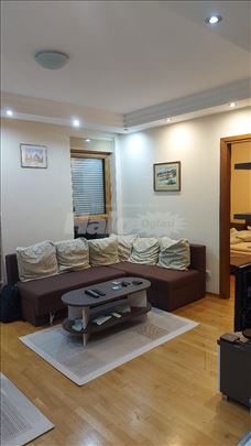 Stan 39m², Hram Svetog Save, mirna ulica, Vračar