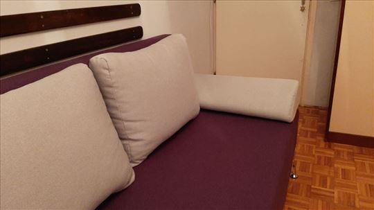 Trosed na prodaju, skoro nekorišćen 