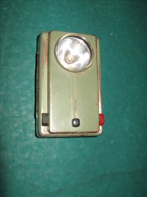 Vojnicka signalna lampa JNA sa baterijom 2