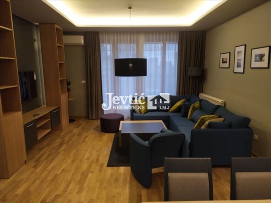 Dvosoban stan na Novom Beogradu 