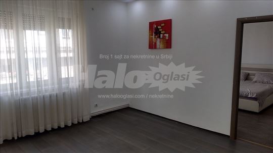 Kod Ekonomskog fakulteta, dvosoban stan