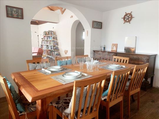 Kuća na prodaju između Zlatibora i Tare