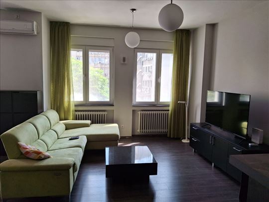 Prostarn Dvosoban Stan 80m2 Namešten/Centar Grada 