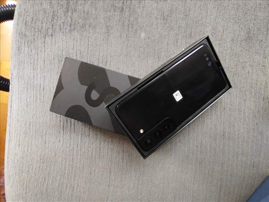 Samsung Galaxy S22 nov crni