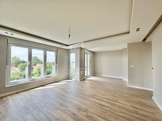 Zemun, novogradnja, 119m2, sa dva garažna mesta ID