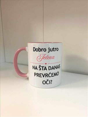B. Šolja obojena drska i unutrašnjost 