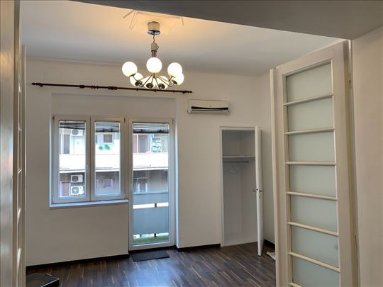 Centar, Zeleni venac, 60 m2, 2.5, za poslovni pr.