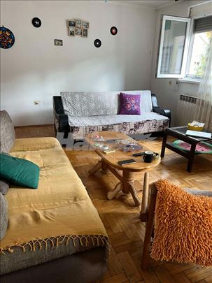 Izdajem troiposoban stan na Karaburmi 