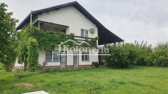 Kuća na placu od 60 ari u Sopotu, Kosmaj ID#3725