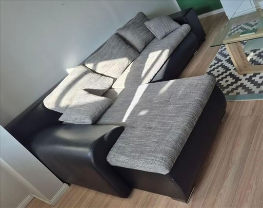 Prodajem garnituru na Novom Beogradu