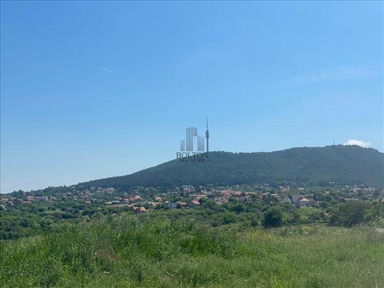 Sa pogledom na Avalu i toranj