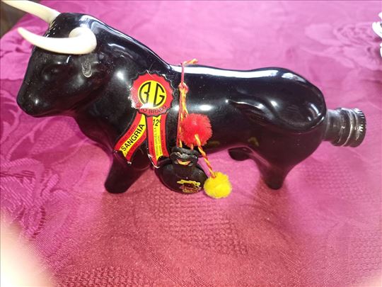 Staklena boca u obliku Bika iz Španije