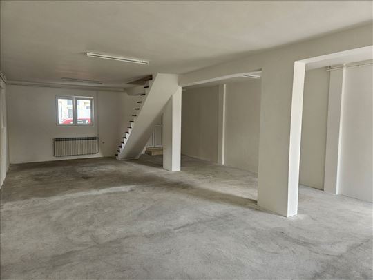 B. Kosa, ul. Bežanijskih ilegalaca, MAGACIN, 80 M2