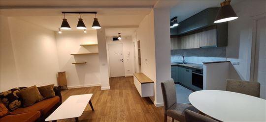 Blok 19a, renoviran, funkcionalan, ID 24348