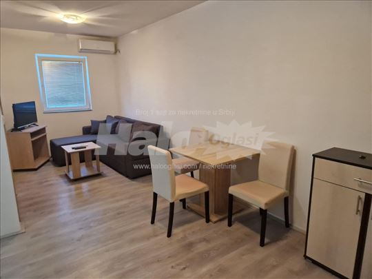 Borča- nov namesten stan,linije aut 95,96,85