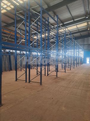 Hala/Magacin 850 m2 sa rafovima