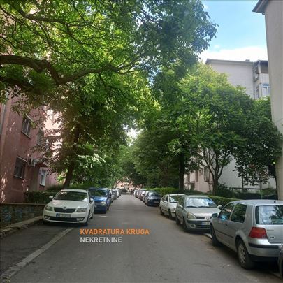 Karaburma, renoviran stan za život,