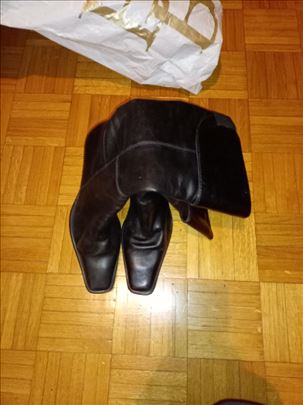 Kožne čizme elegantne