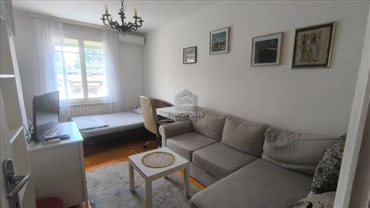 Vrhunska lokacija, stan u centru Vračara ID#7639