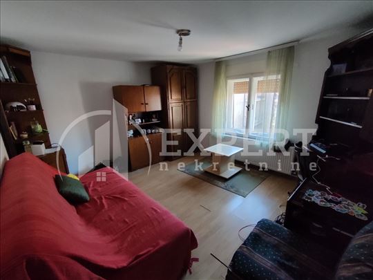 Izdaje se jednosoban stan u Duvaništu, 37m2!