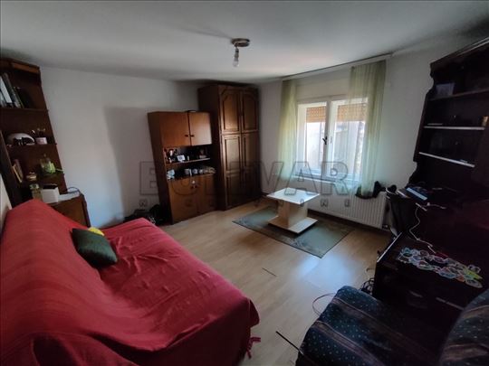 Izdaje se jednosoban stan u Duvaništu, 37m2!
