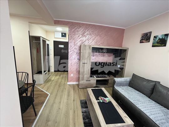 Izdajem jednosoban stan na Altini