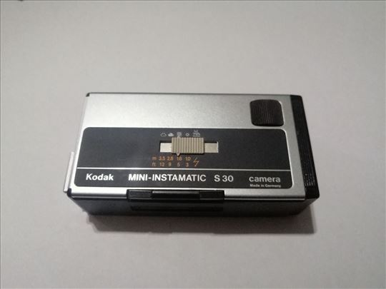 Kodak Instamatic S30 fotoaparat