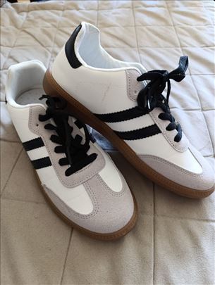 Patike br. 39 Novo