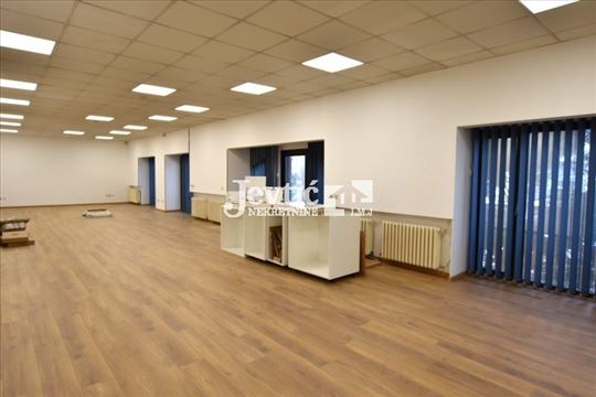 Poslovni prostor u poslovnoj zgradi u centru grada