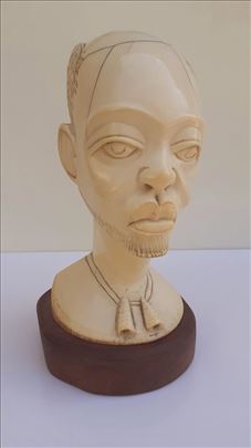 Velika figura od slonovače visine 25 cm 