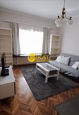 Zemun, kuća sa dvorišem 60m2