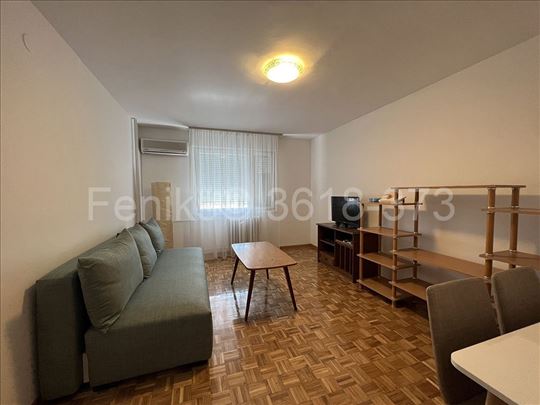 Izdavanje 3.0 stana Banovo brdo