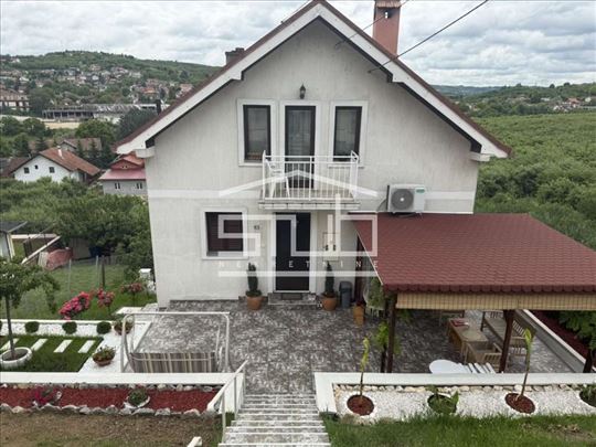 Lux kuća sa prelepim dvorištem ID#1344