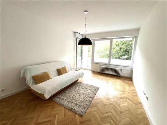Lux renoviran dvosoban stan kod Vuka