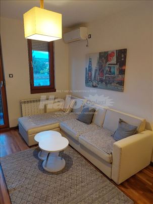 Moderan porodičan stan, 55m2,Jajinci,kod Banjice 