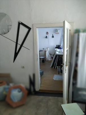 Poslovni prostor,52m2,Petrovaradin,Podgrađe,Trg Vl