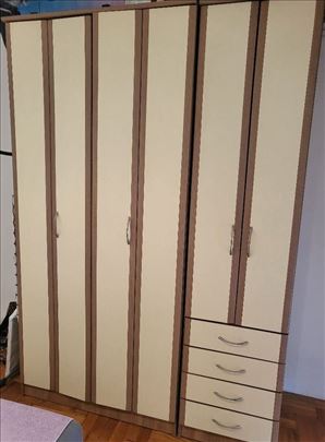 Prodajem plakar