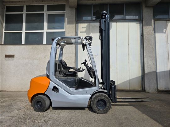 Viljuškar STILL RX70-35 2014 DIZEL TRIPLEX