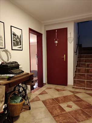 Zemun, Novi Grad, 122m + 29m, Uknjiženo, renoviran