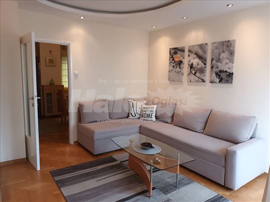 Blok 23, LUX renoviran, namešten, odmah useljiv