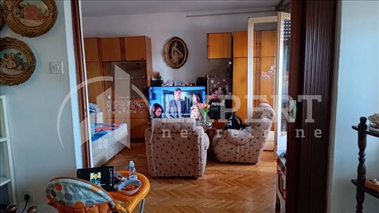 Izdaje se stan u Leskovcu
