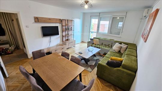 Kompletno opremljen stan 44 m² sa terasom, Vračar