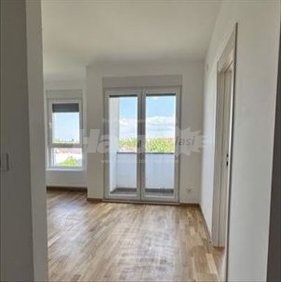 Stara Pazova, Centar, 40m2, 2.0, vlasnik, useljiv